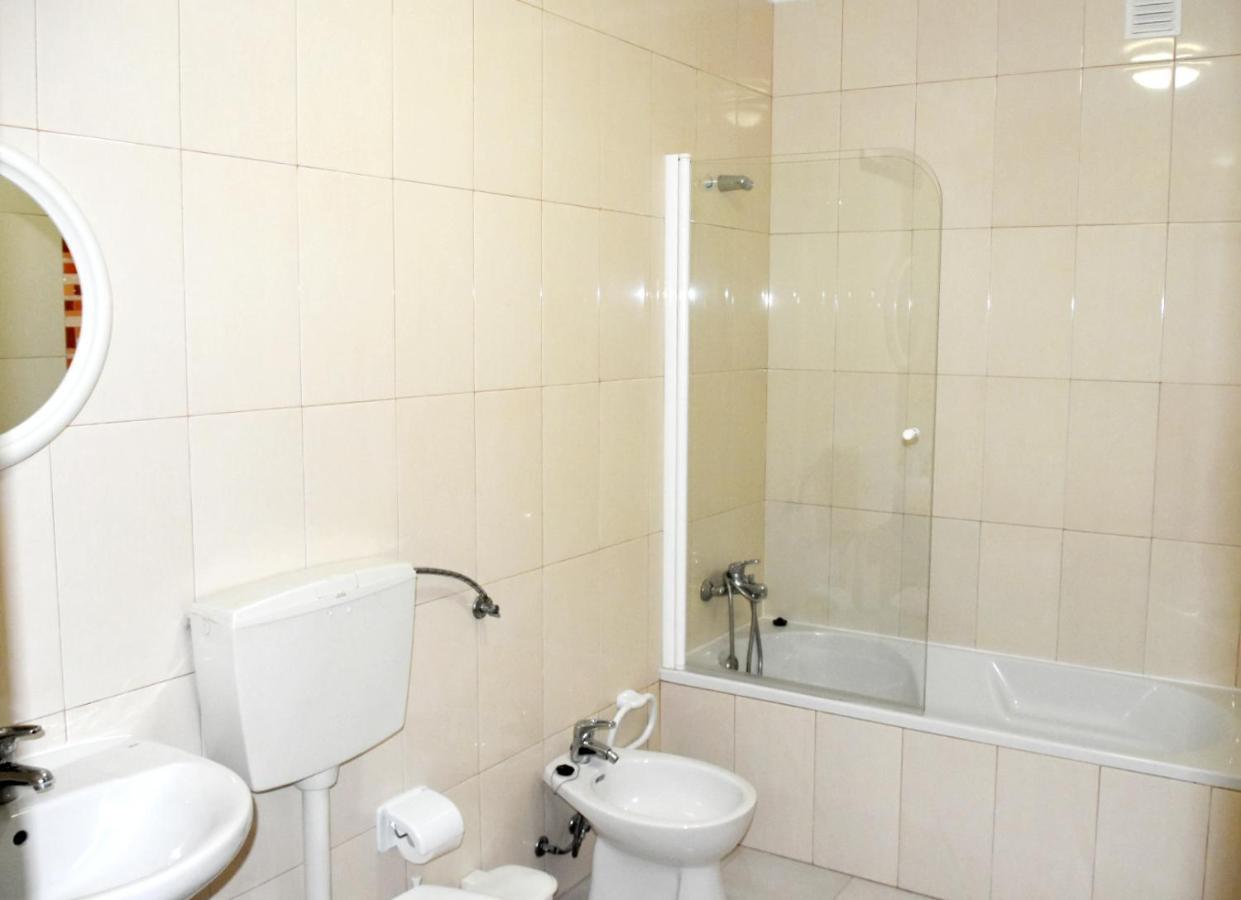 Apartamentos Encosta Do Mar อัลบูเฟรา ภายนอก รูปภาพ