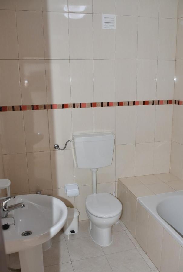 Apartamentos Encosta Do Mar อัลบูเฟรา ภายนอก รูปภาพ